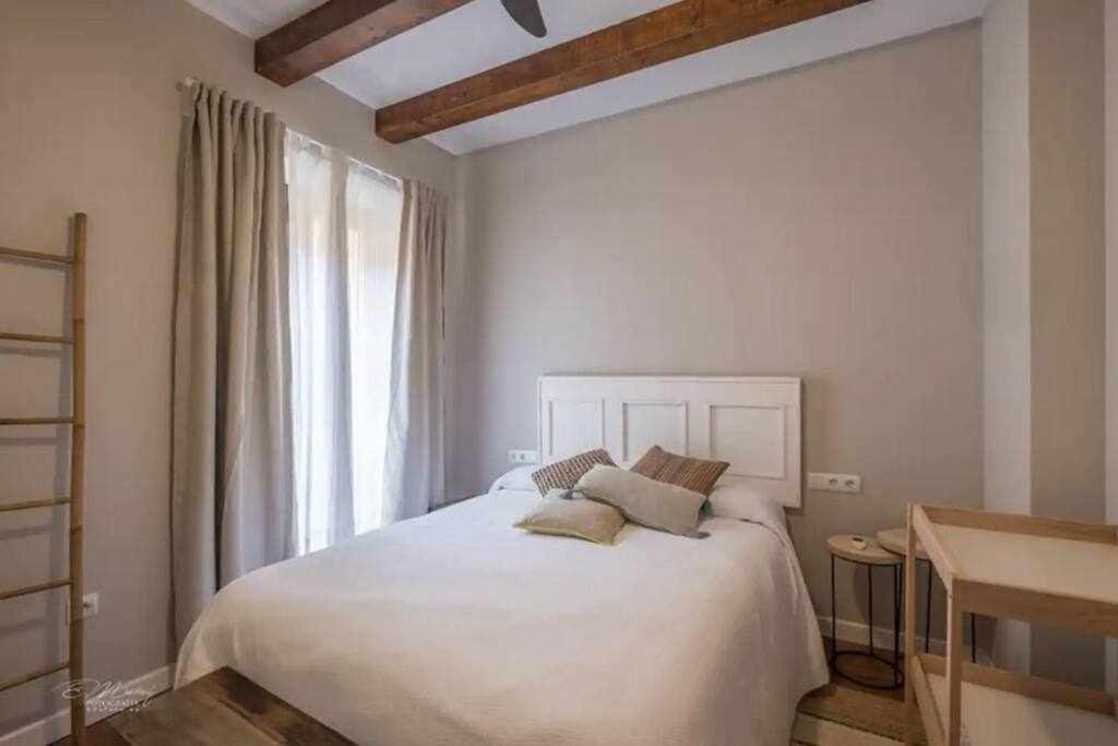 Parking Free - Cathedral Area Apartment -2 Months Min Siviglia Esterno foto