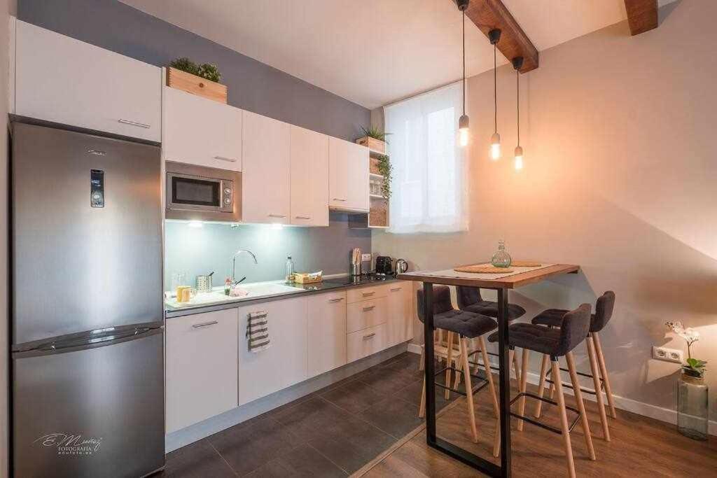 Parking Free - Cathedral Area Apartment -2 Months Min Siviglia Esterno foto